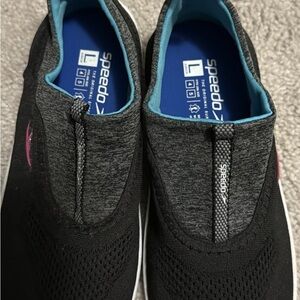 Speedo Women's Black and Gray Slip-On Sneakers